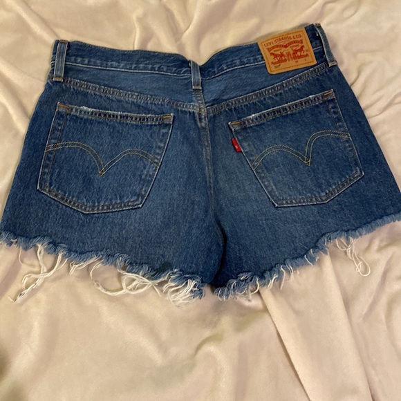 Levi’s Womens 501 shorts size 29 - Picture 2 of 3
